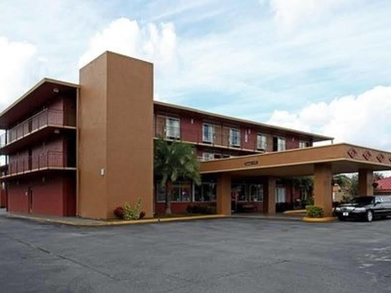 Travelodge By Wyndham Orlando At Heart Of International Drive Exterior foto